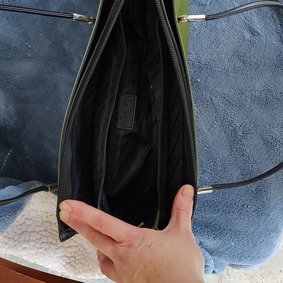 Beijo faux leather green/black color block shoulder bag. GUC. Preloved - Picture 9 of 15